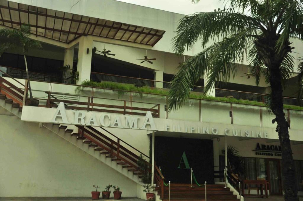 The Fort Budget Hotel- Bonifacio Global City Makati City Exterior foto