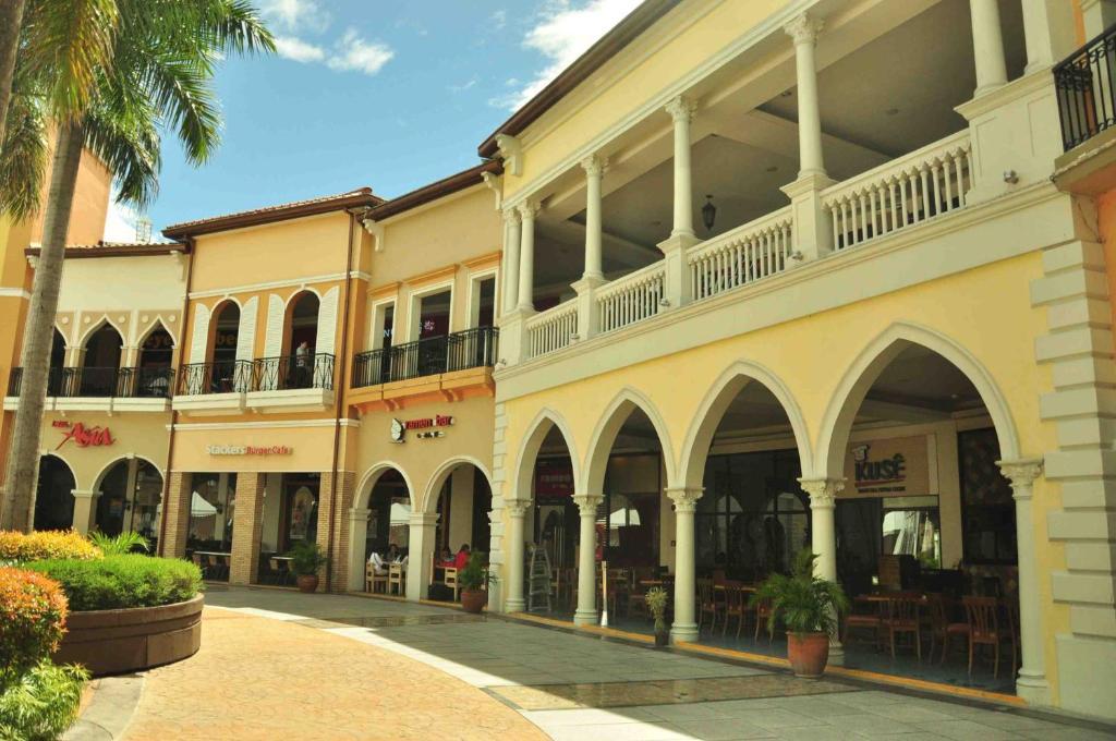 The Fort Budget Hotel- Bonifacio Global City Makati City Exterior foto